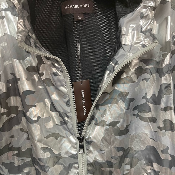 BNWT Michael Kors Mens Wind breaker/Rain HoodieSM,XL,XXL - Picture 7 of 15